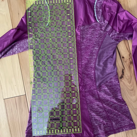 Featherweight Hybrid Jacket Dew Berry Black - Picture 10 of 10